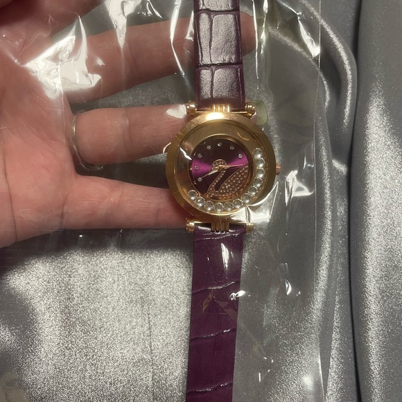 Watch - Picture 2 of 2